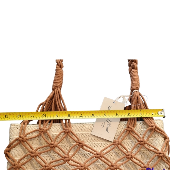 Universal Thread Straw Weaved Handbag - Picture 6 of 11